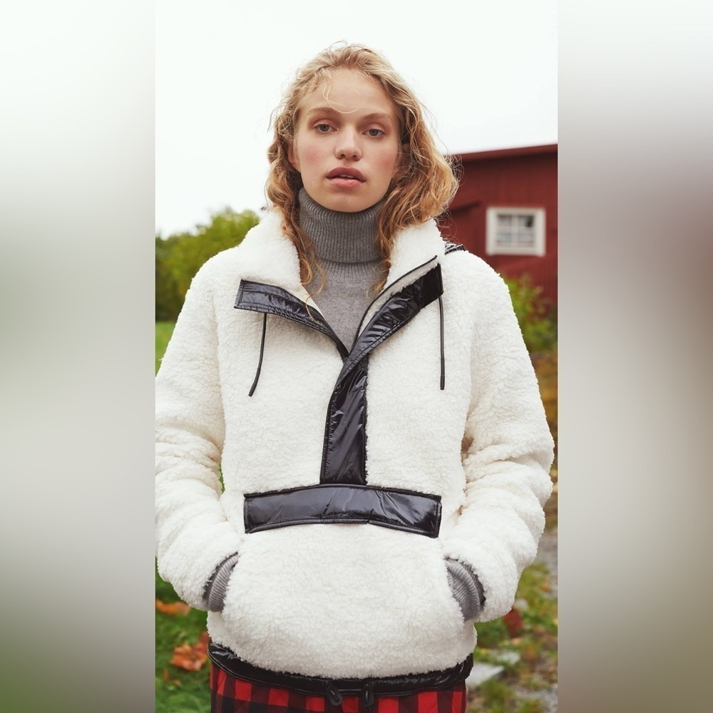 Moose Knuckles Avonhurst Sherpa Pullover Ivory Black